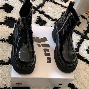 Unif Dada Boots Size 8 NWT